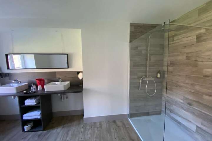 Room 17 of 63