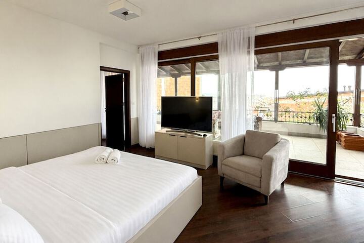 Room 5 of 38