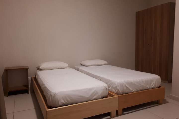 Room 4 of 43