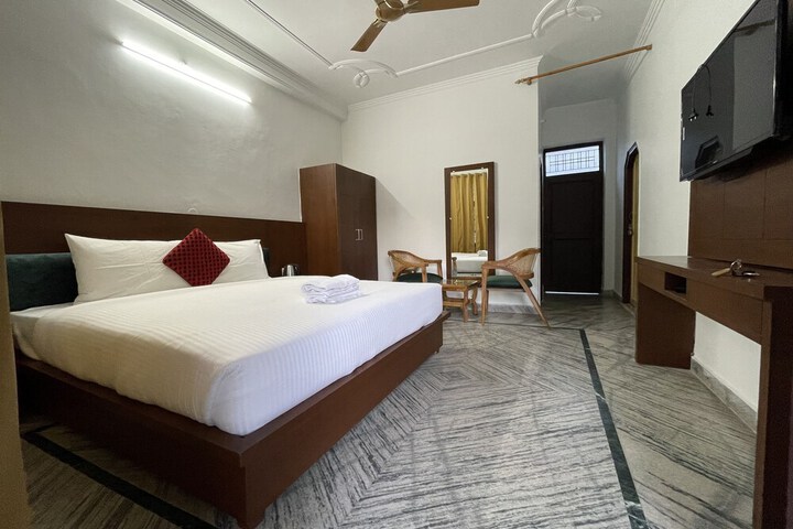 Room 6 of 29