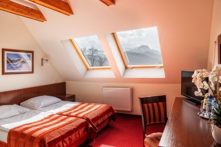 Room 2 of 30