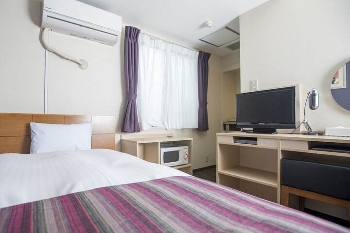 Room 18 of 25