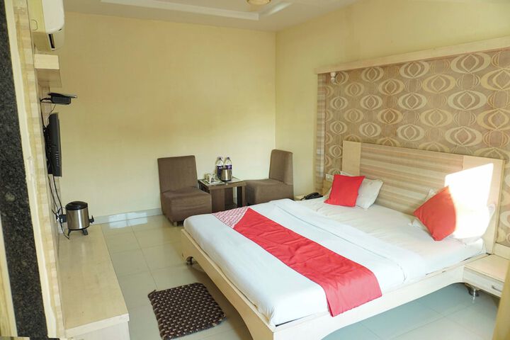 Room 4 of 27