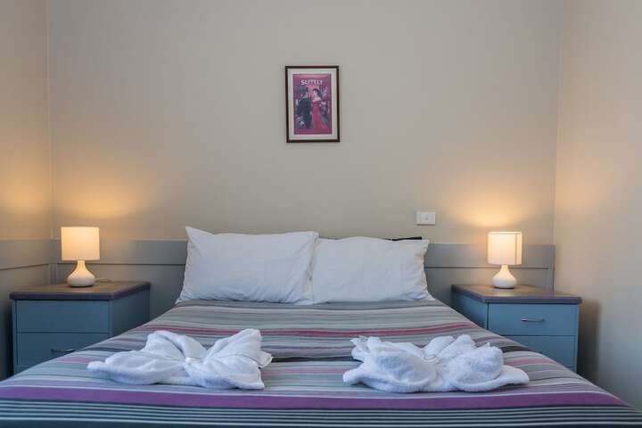 Room 6 of 26
