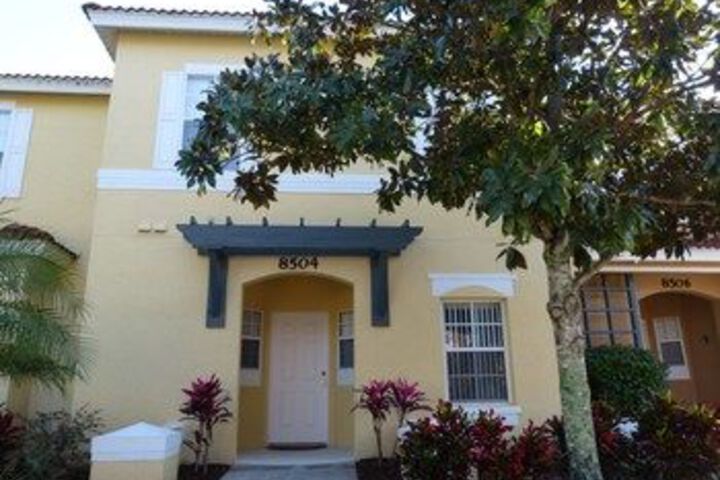 EI002OR 3 2 townhome at Emerald Island nr Disney