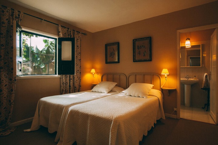 Room 11 of 30