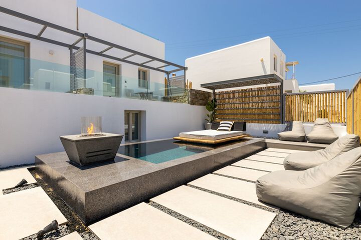 Pool 62 of 76