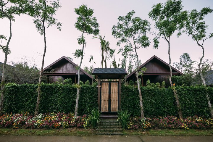 Hotel Exterior 55 of 69