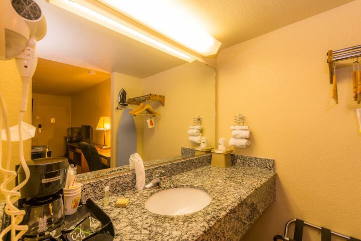 Bathroom sink