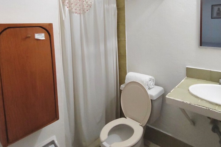 Room 80 of 103