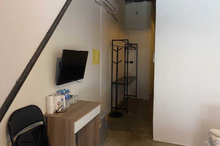 Room 17 of 34
