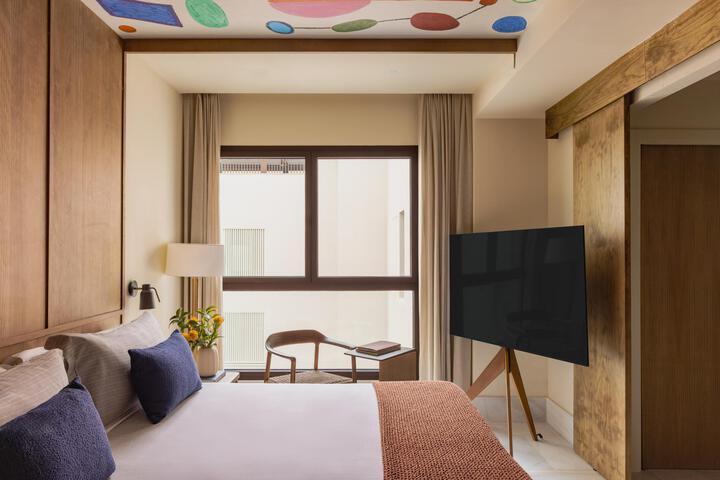 Room 82 of 140