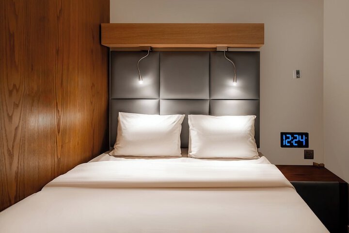 Room 10 of 22