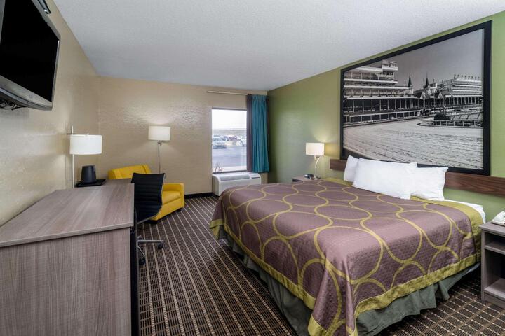 1 King Bed (12 of 15)