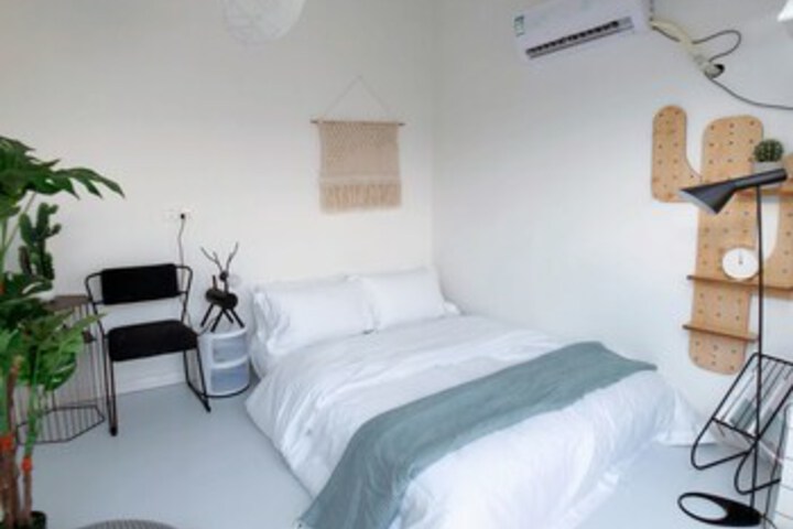 Room 30 of 62