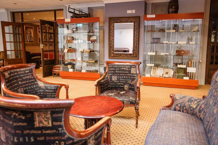 Entrance & Lobby