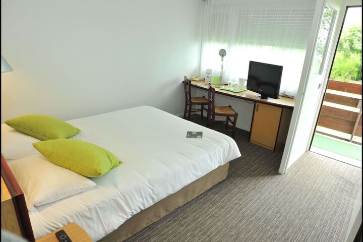 Room 9 of 31