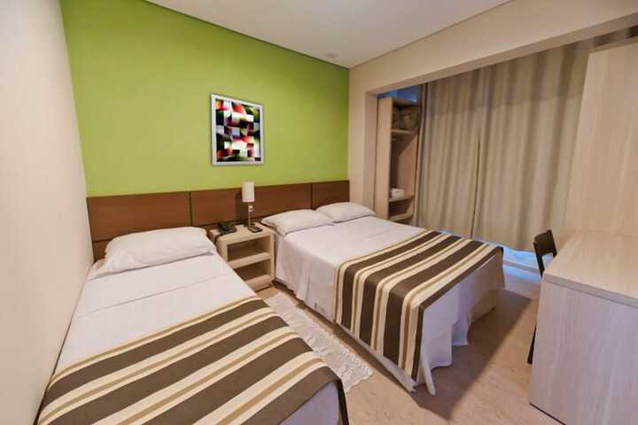 Room 5 of 16