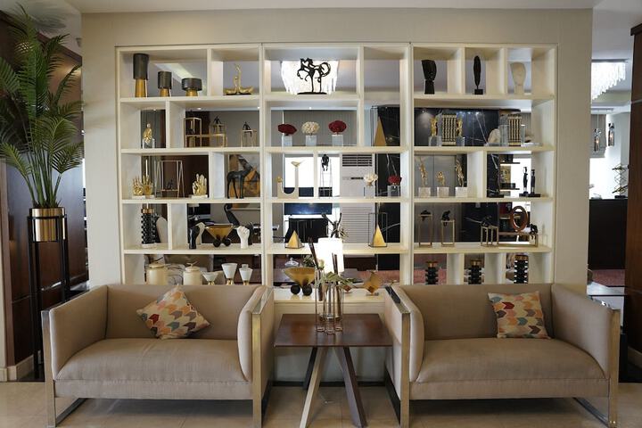 Hotel Interior 16 of 127