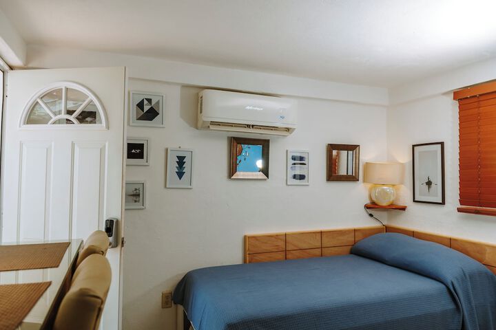 Room 9 of 29