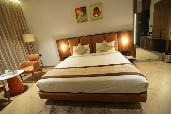 Room 3 of 31
