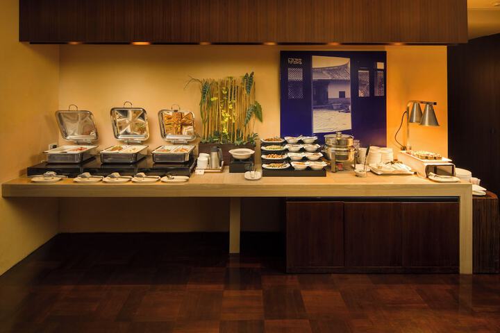 Dining 62 of 105