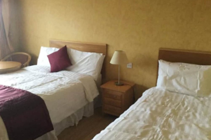 Room 7 of 28