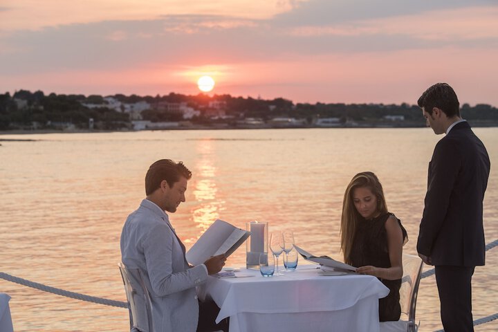 Dining 41 of 50