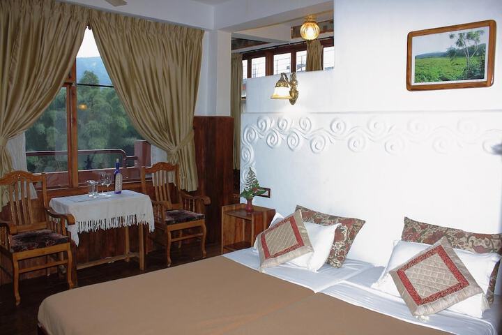 Room 6 of 28