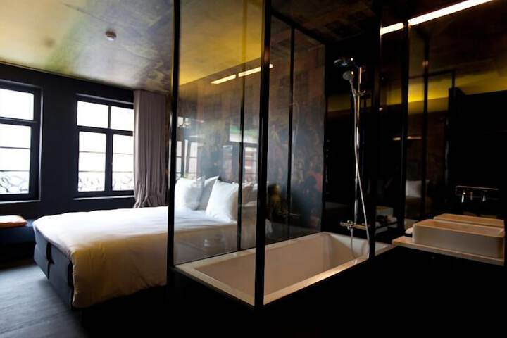 Room 35 of 119