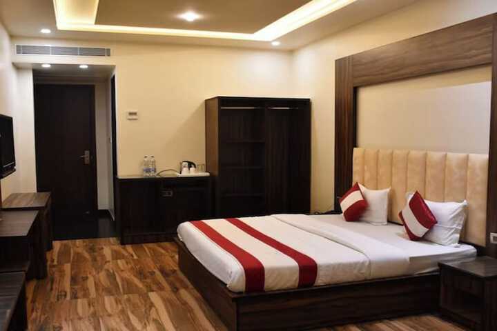 Room 17 of 46