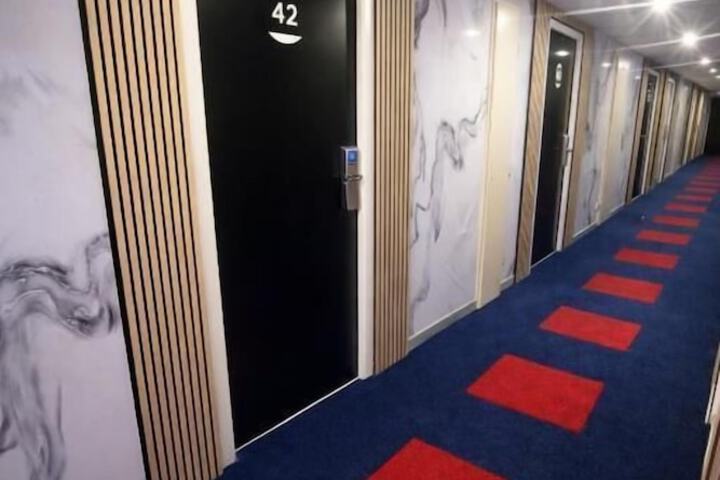 Entrance & Lobby