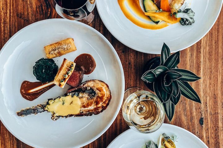 Lounge 59 of 83