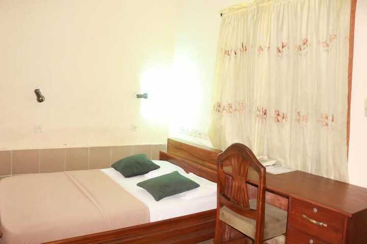 Room 6 of 15