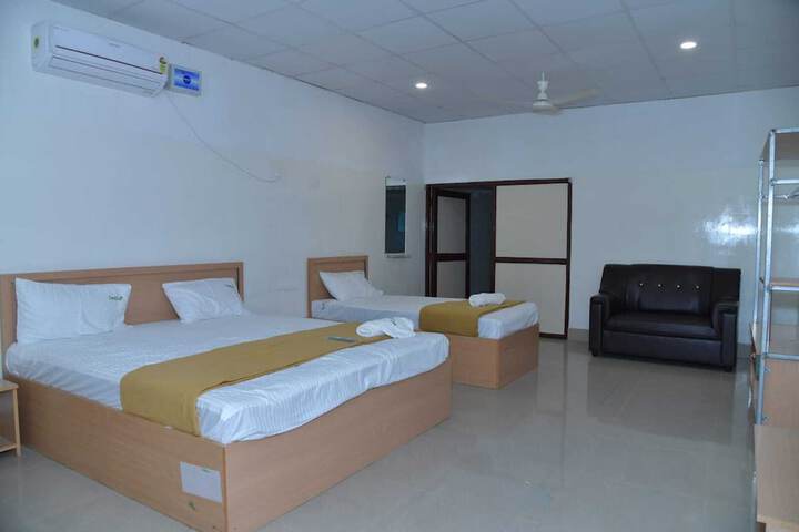Room 5 of 6