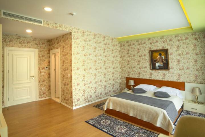 Room 14 of 23