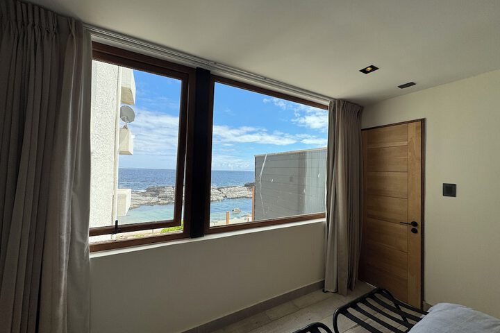 Room 3 of 317