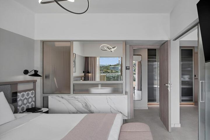 Room 55 of 190