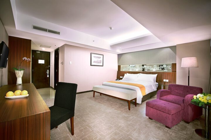 Room 3 of 34