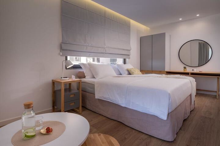 Room 40 of 163