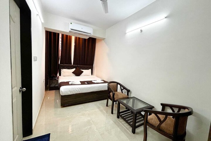 Room 53 of 99