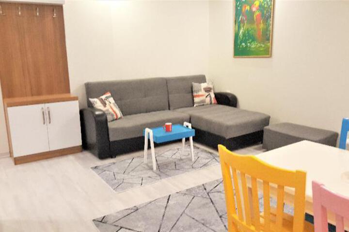 Lounge 94 of 190