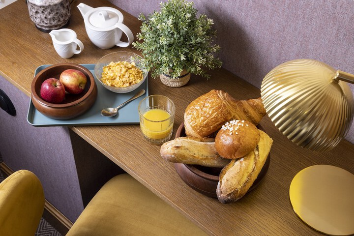 Breakfast/Coffee Service 37 of 41