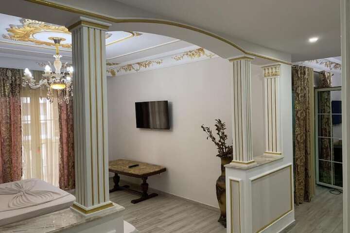 Room 12 of 41