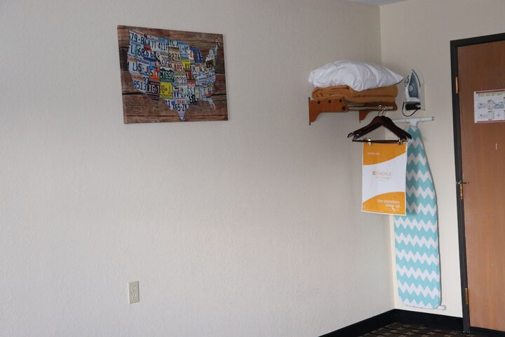 Iron/ironing board