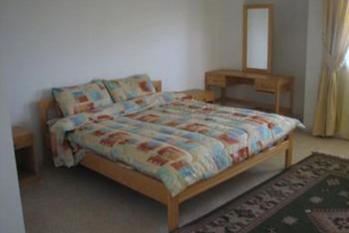 Room 16 of 28