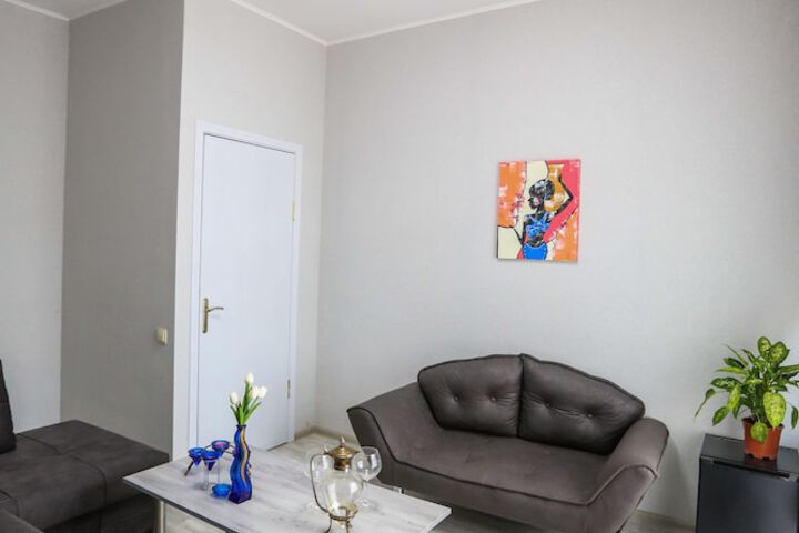 Room 12 of 34