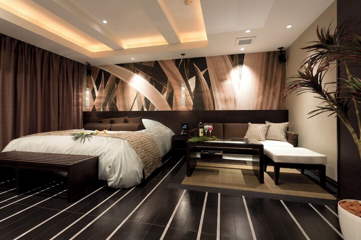 Room 16 of 32