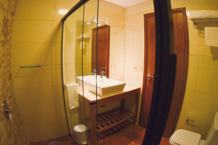 Room 9 of 19