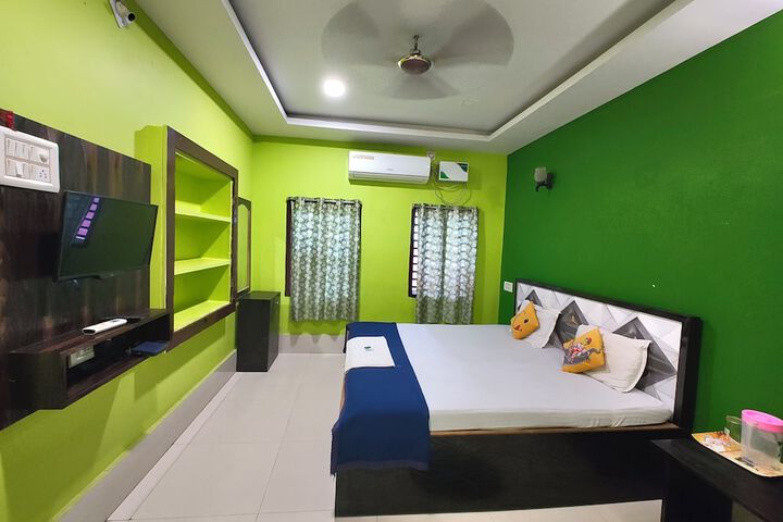 Room 2 of 6